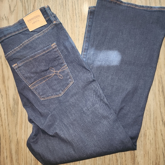 Jeans - Picture 2 of 2